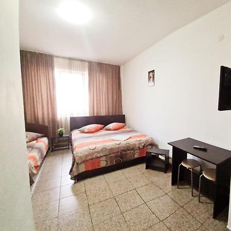 ホテル Casa Dobrescu Centura De Nord クラヨーヴァ エクステリア 写真