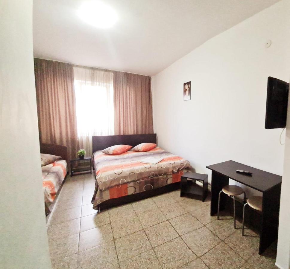 ホテル Casa Dobrescu Centura De Nord クラヨーヴァ エクステリア 写真