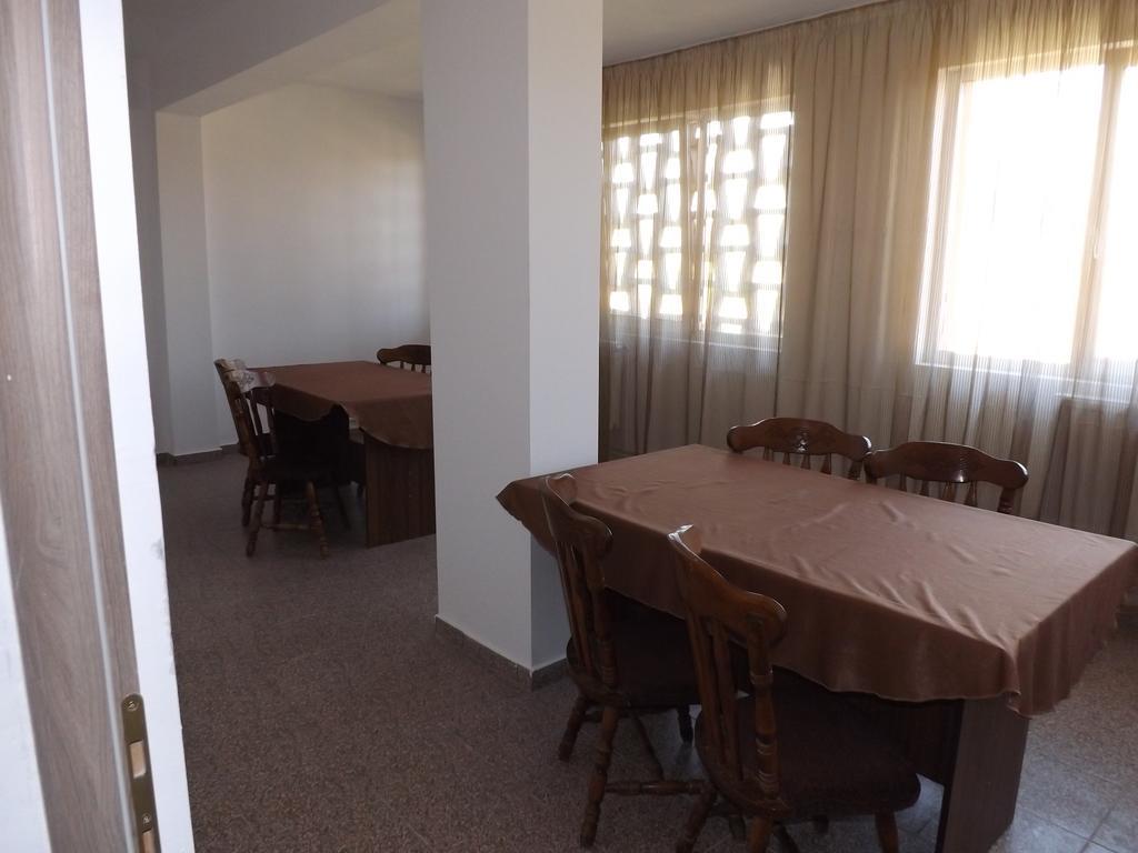 ホテル Casa Dobrescu Centura De Nord クラヨーヴァ エクステリア 写真