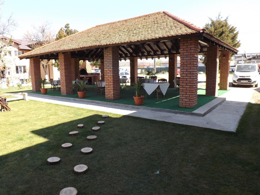 ホテル Casa Dobrescu Centura De Nord クラヨーヴァ エクステリア 写真