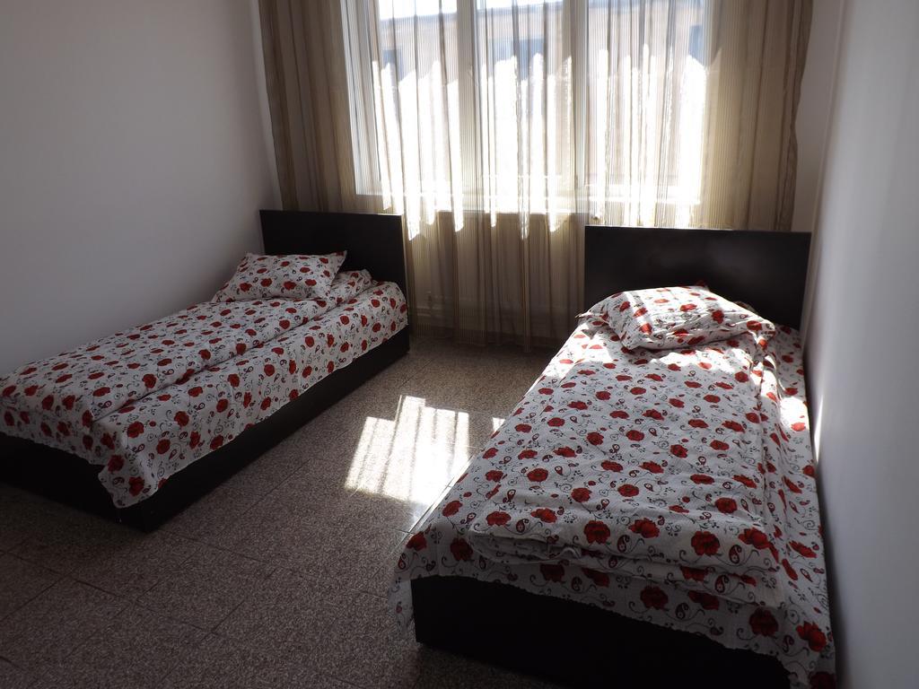 ホテル Casa Dobrescu Centura De Nord クラヨーヴァ エクステリア 写真